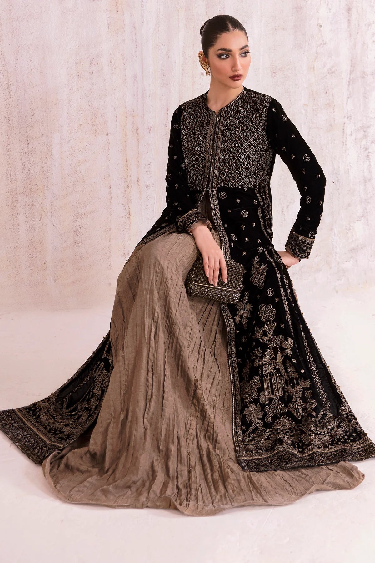 VELVET
EMBROIDERED VELVET FORMAL VF-2001
2 PIECES