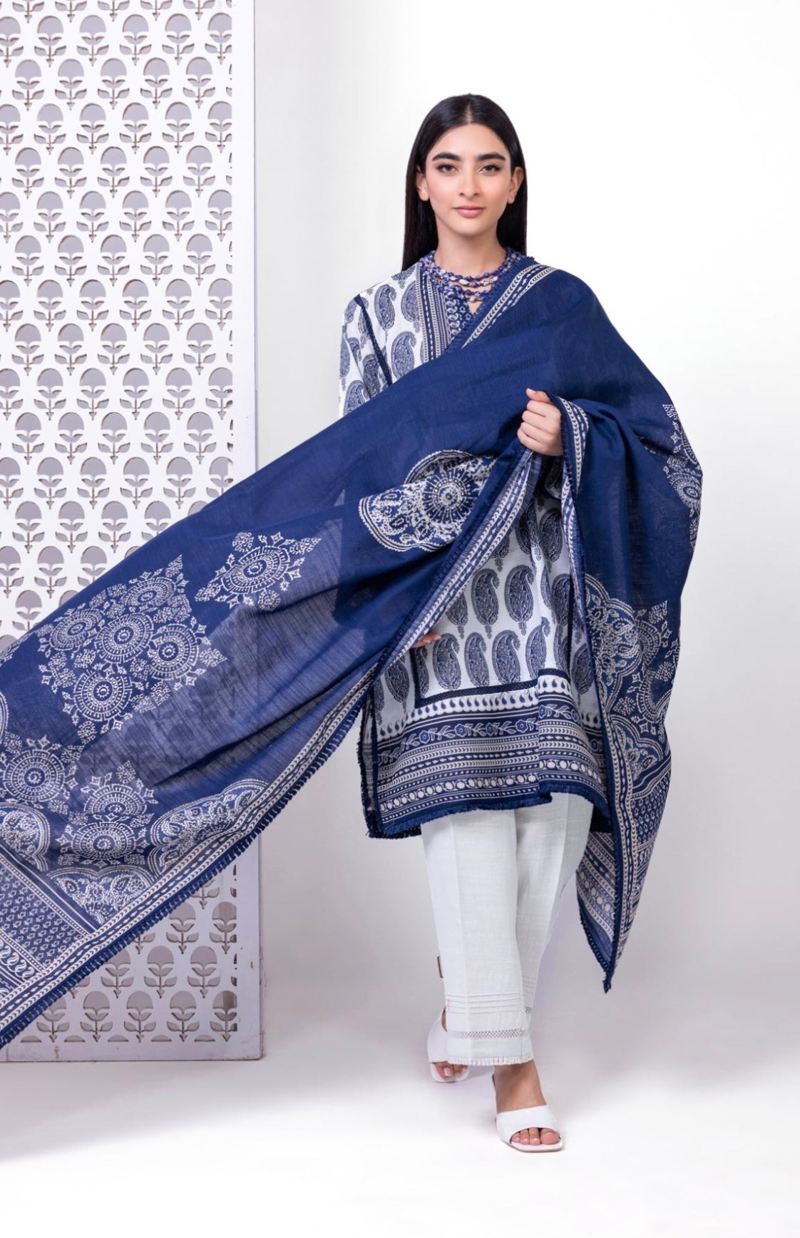 Printed | Light Khaddar Tailored 3 Piece