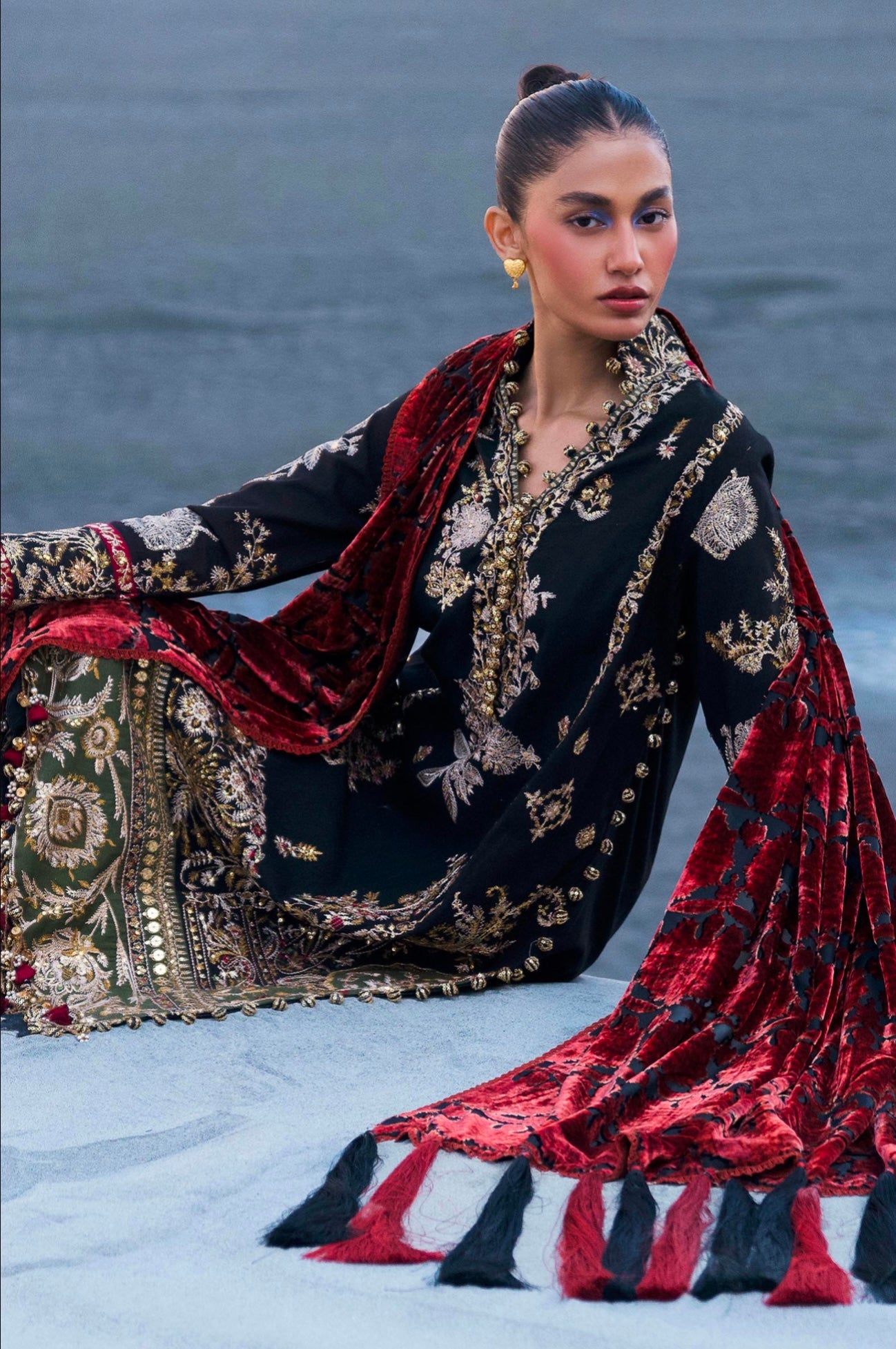 Winter Luxury-24’ S241-001A-3CP