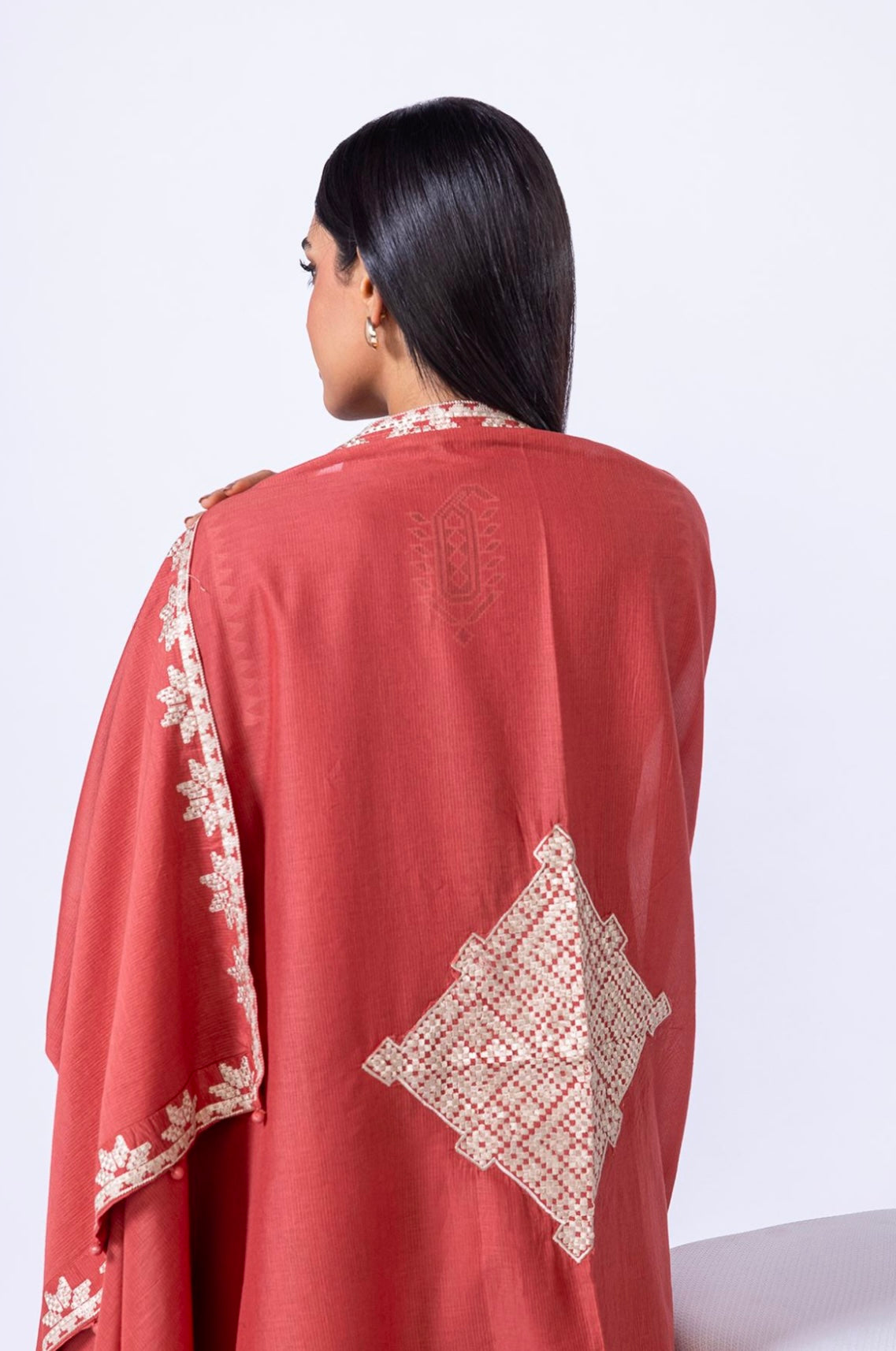 Embroidered | Slub Lawn
Dupatta
