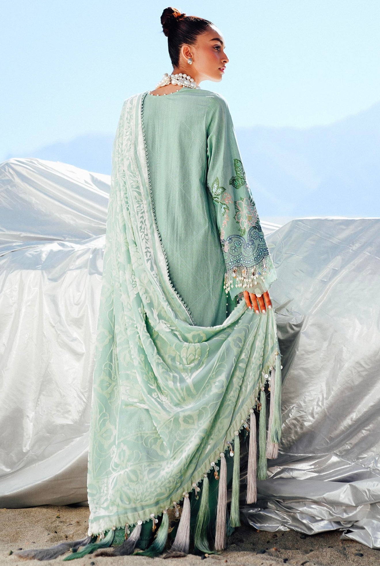 Winter Luxury -24’ S241-005A-3CP