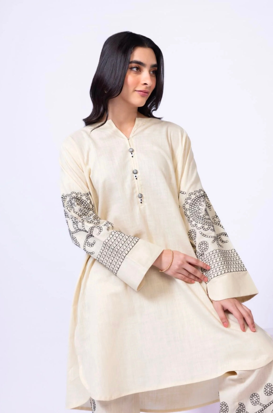 Embroidered | Crosshatch
Kurta