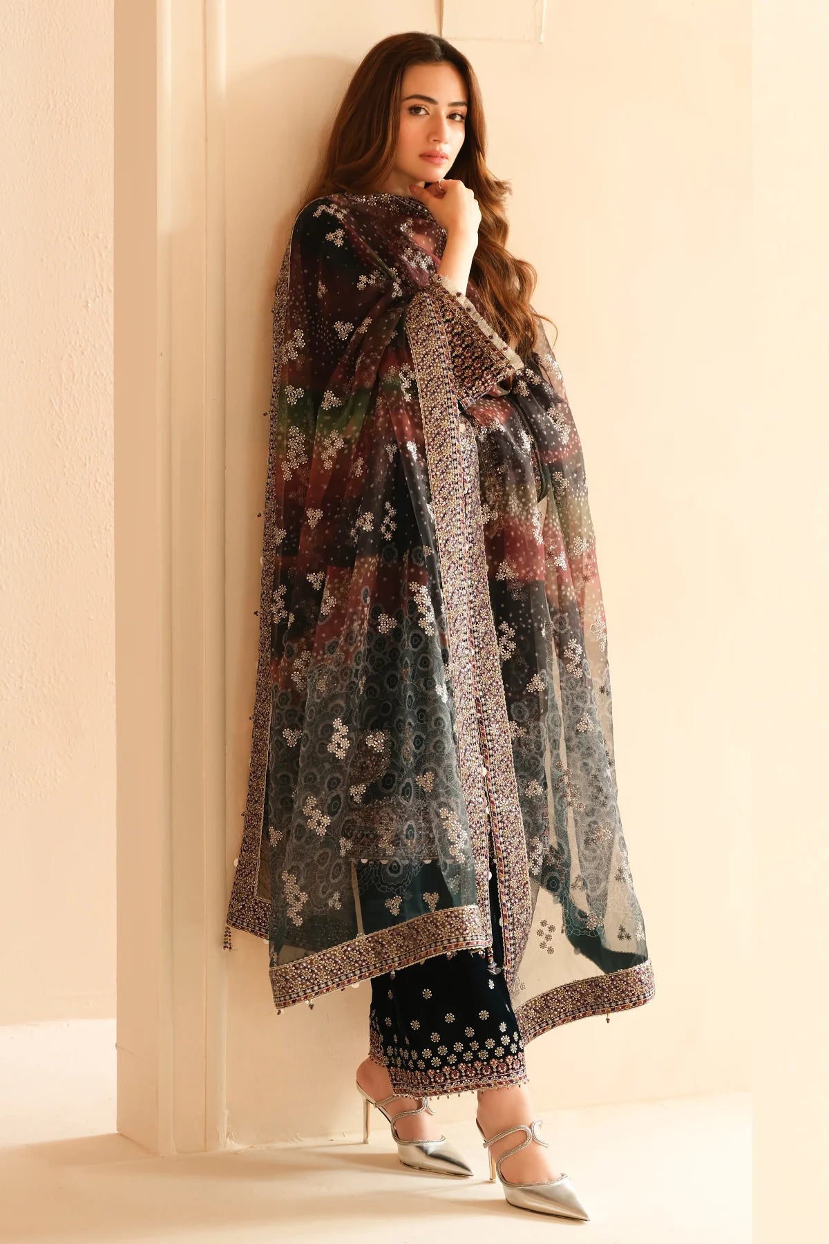 VELVET
EMBROIDERED VELVET FORMAL VF-2039
3 PIECES