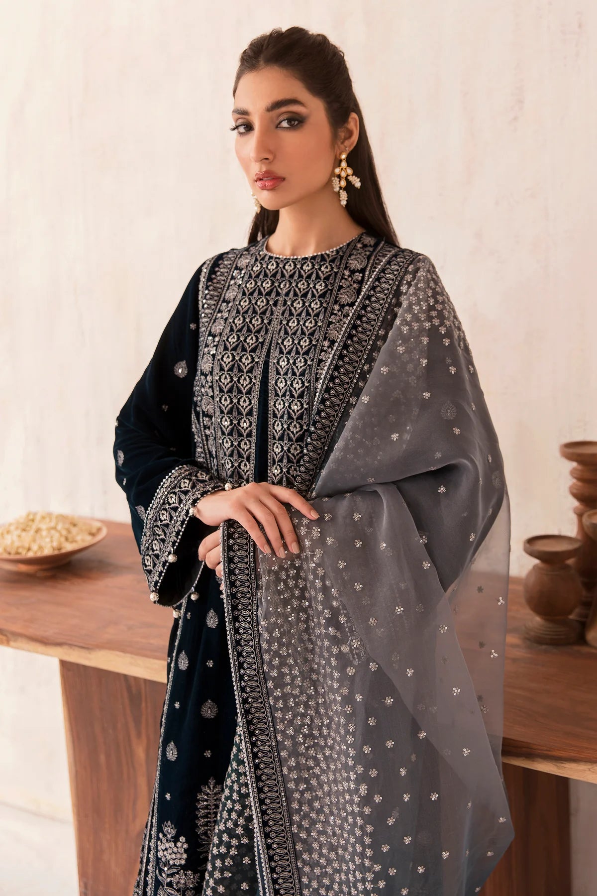 VELVET
EMBROIDERED VELVET FORMAL VF-2003
3 PIECES