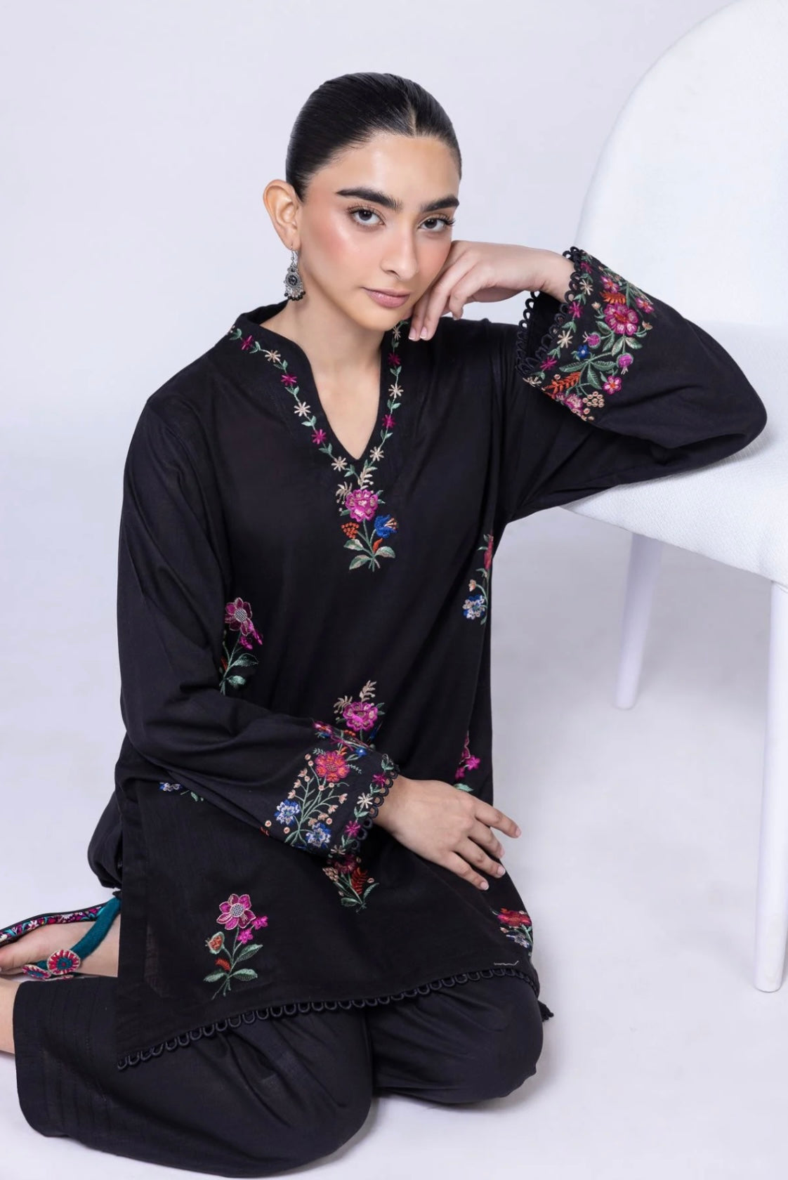 Embroidered | Crosshatch
Kurta
