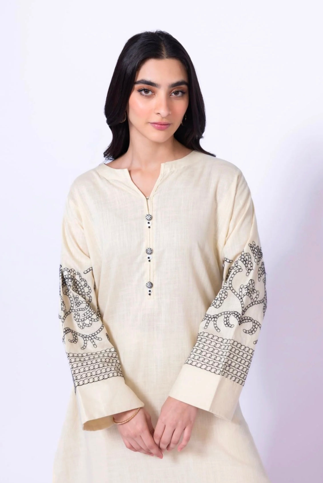 Embroidered | Crosshatch
Kurta
