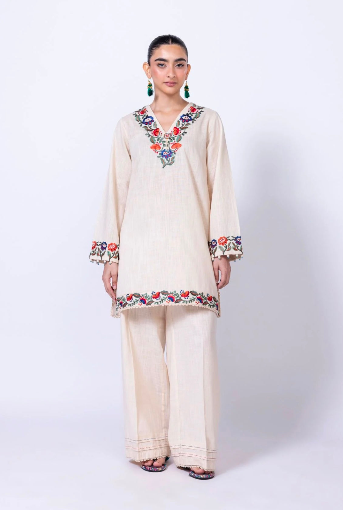 Embroidered | Crosshatch
Kurta