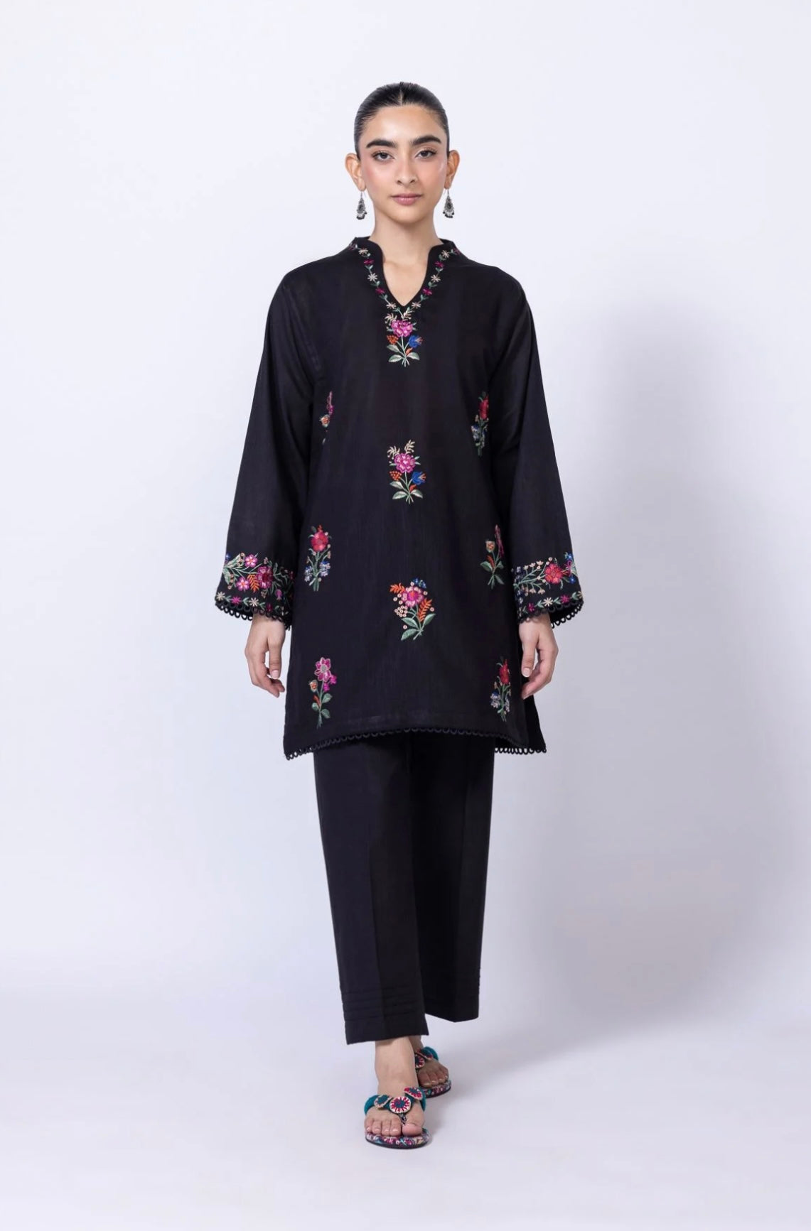 Embroidered | Crosshatch
Kurta