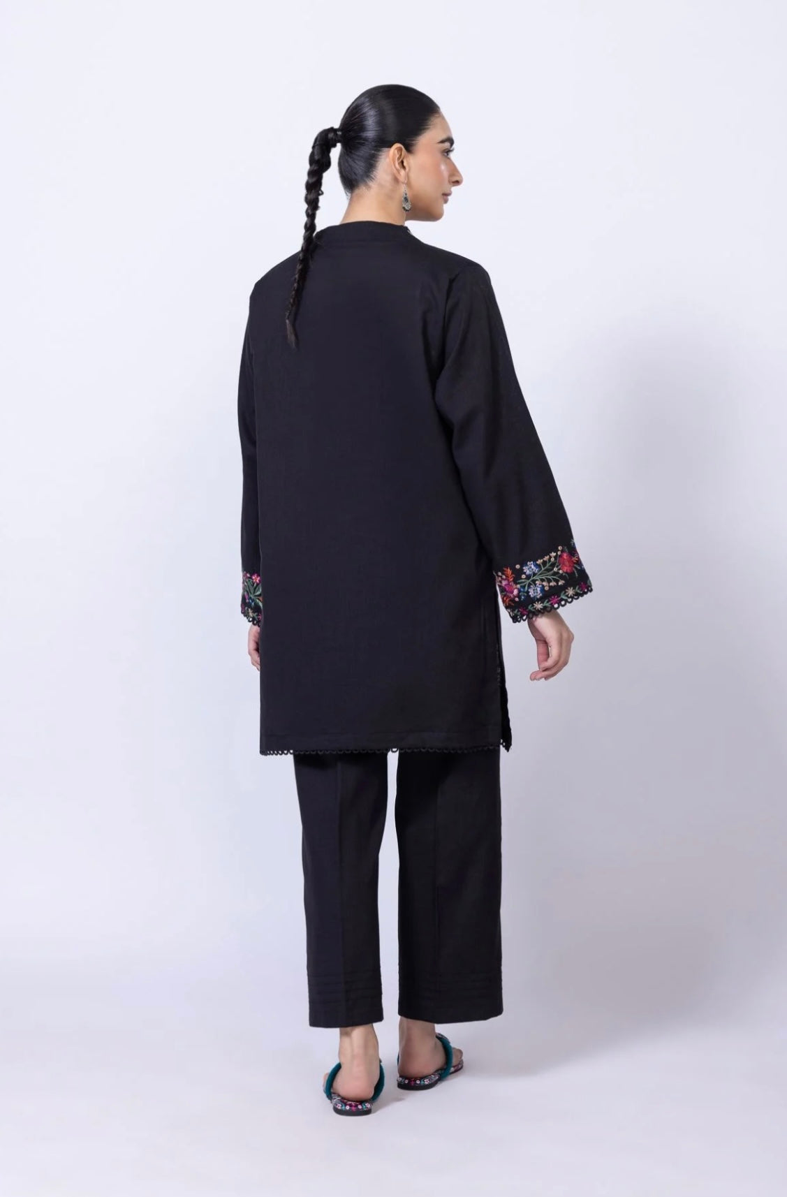 Embroidered | Crosshatch
Kurta