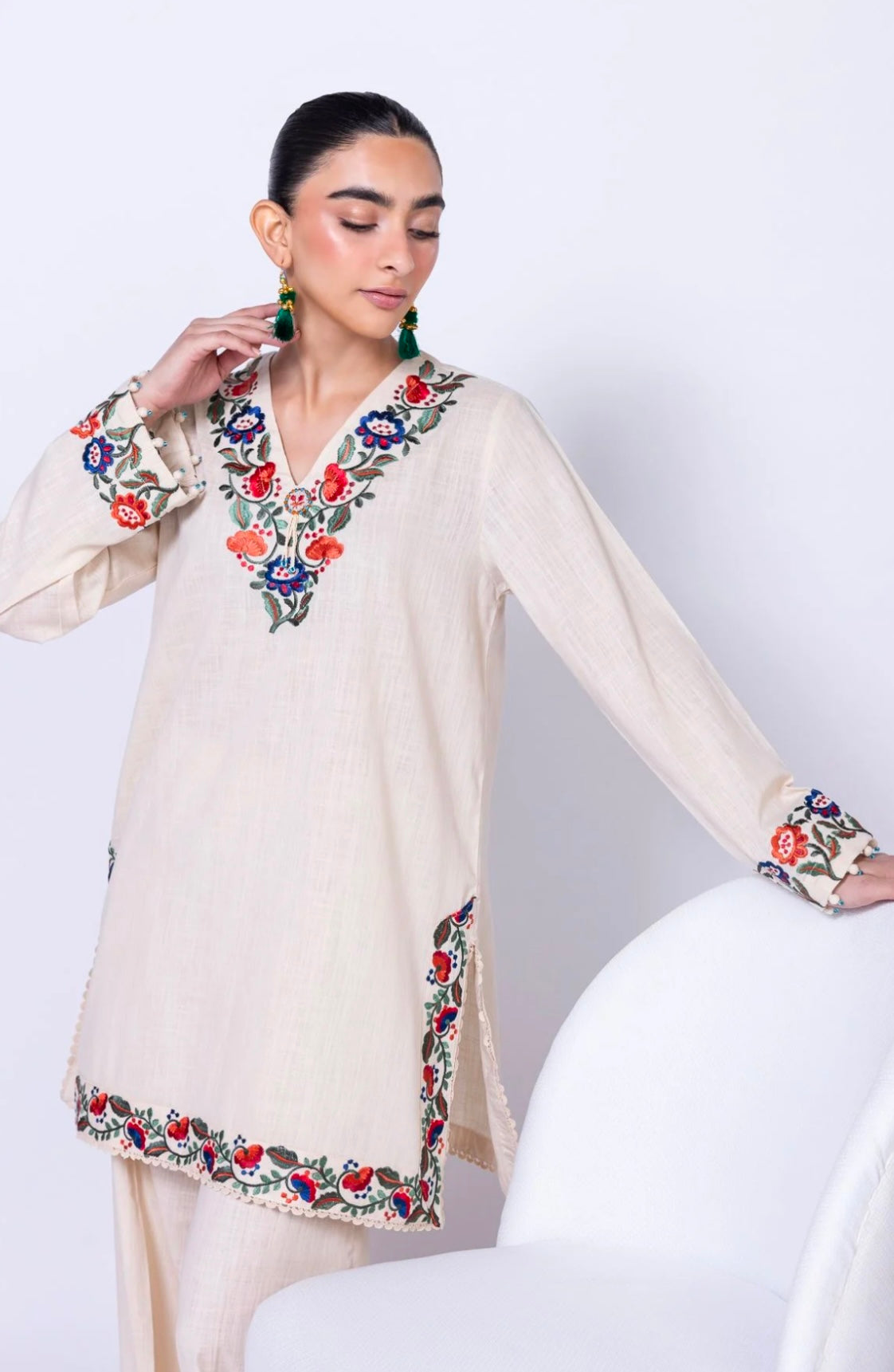 Embroidered | Crosshatch
Kurta