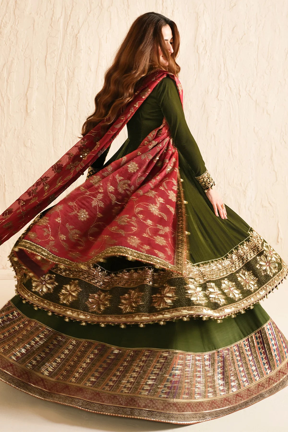 VELVET
EMBROIDERED VELVET FORMAL VF-2036
3 PIECES
