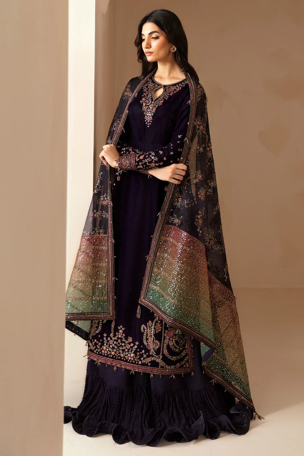 VELVET
EMBROIDERED VELVET FORMAL VF-2027
3 PIECES