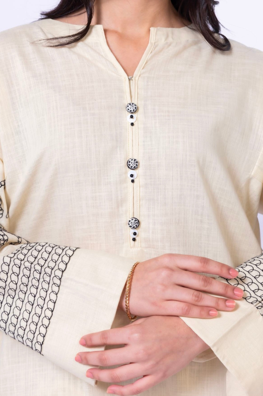 Embroidered | Crosshatch
Kurta