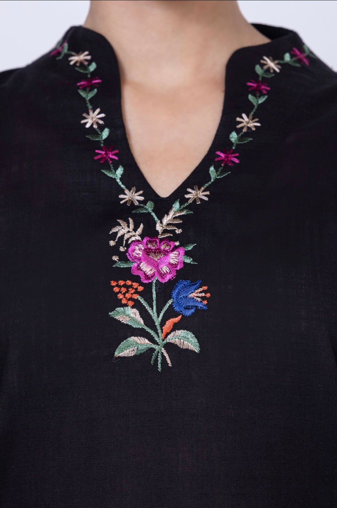 Embroidered | Crosshatch
Kurta