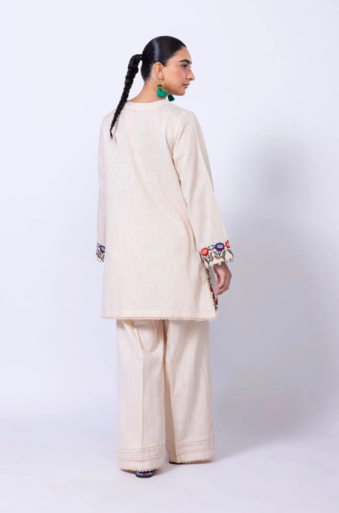 Embroidered | Crosshatch
Kurta