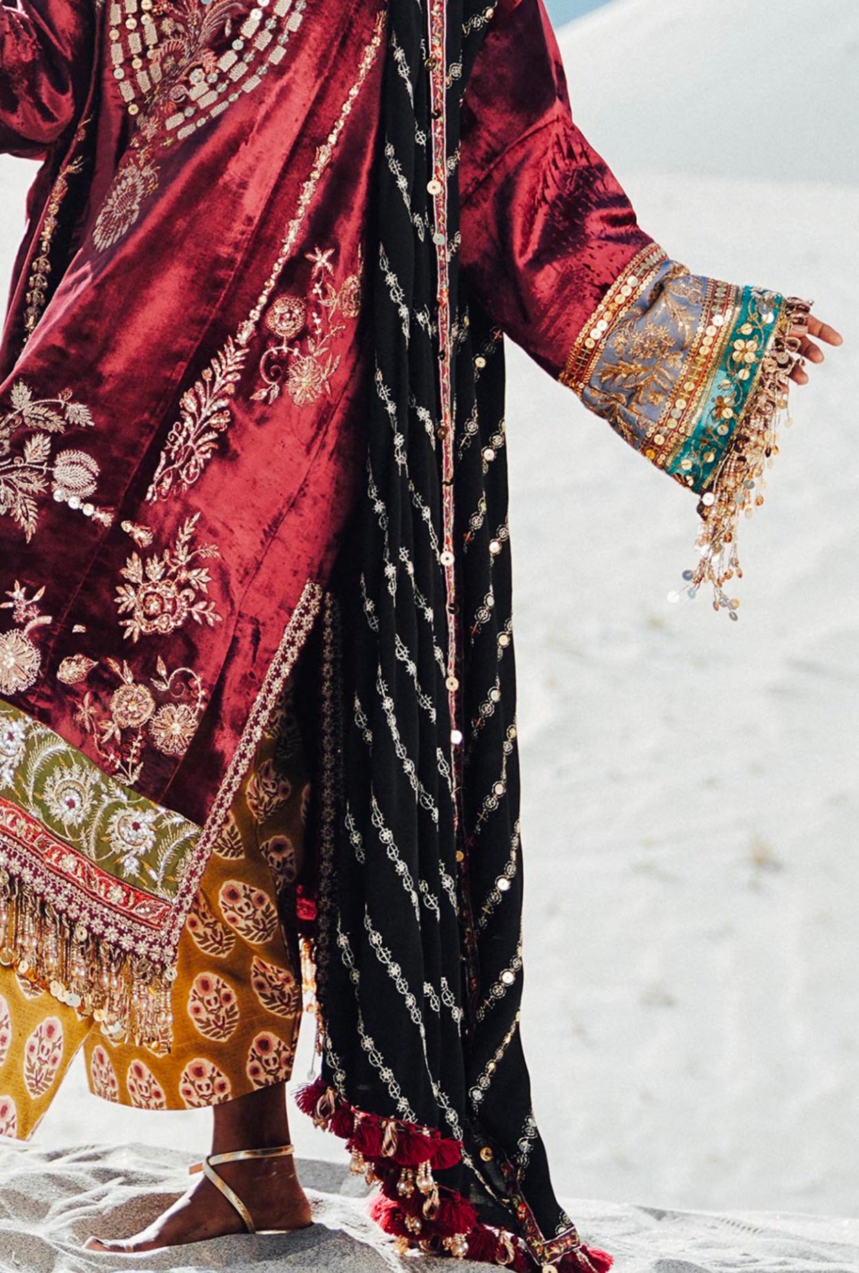 Winter Luxury-24’ V241-002-3CP
