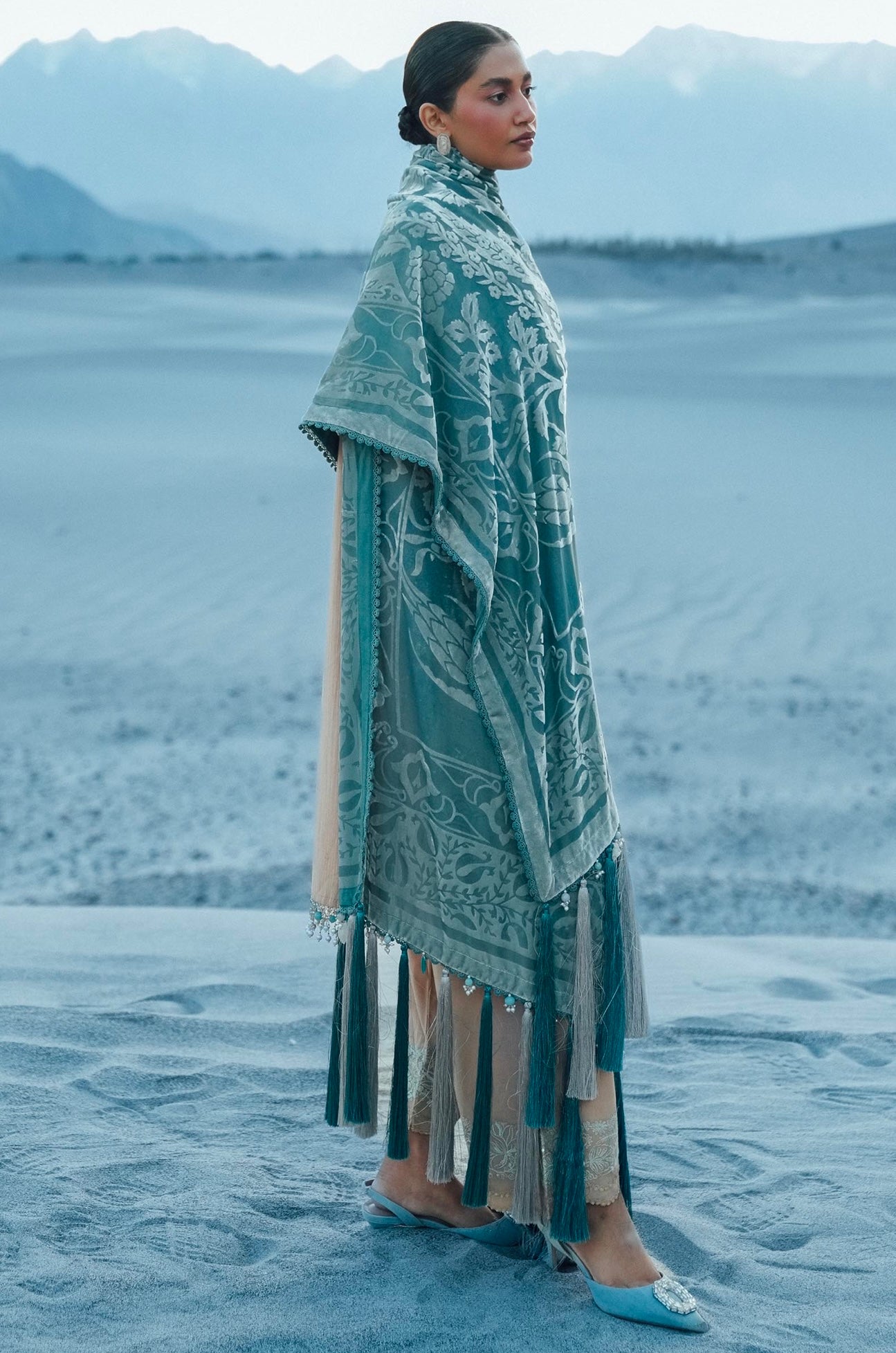 Winter Luxury-24’ S241-005B-3CP