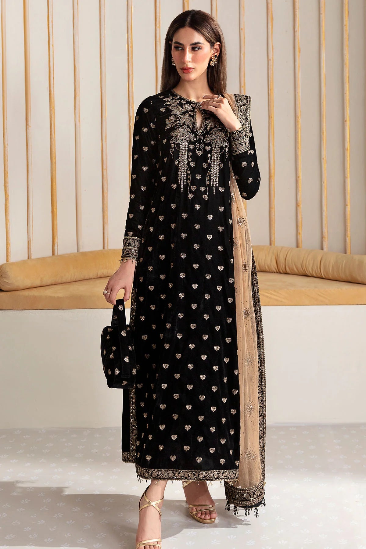 VELVET
EMBROIDERED VELVET FORMAL VF-2014
3 PIECES