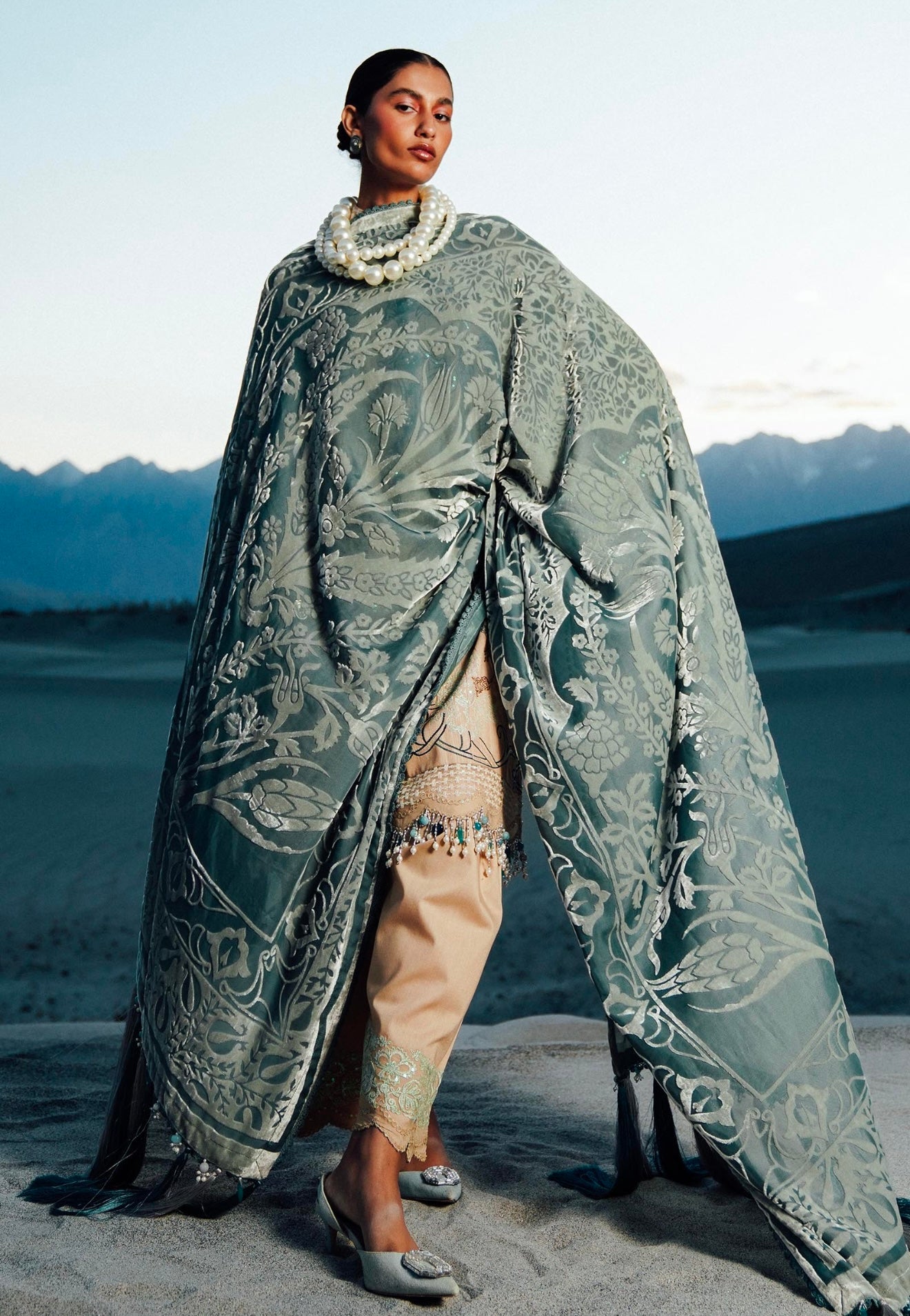 Winter Luxury-24’ S241-005B-3CP